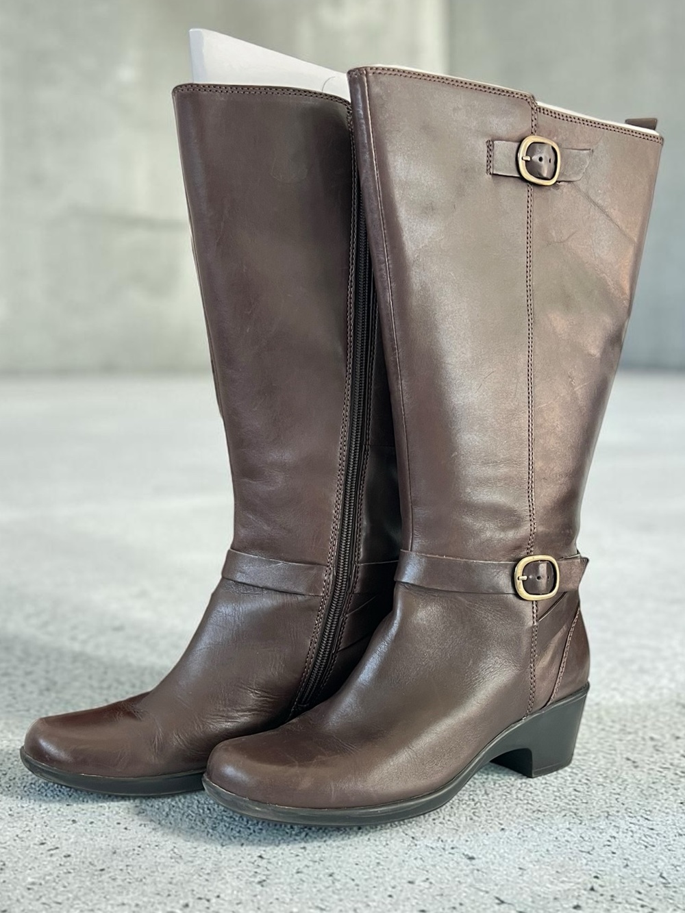 Clarks Malia Popular Brown Leather Knee-High Riding Boot X-Wide Calf 7.5W